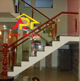 CẦU THANG KÍNH M03