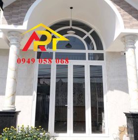 CỬA ĐI 4 CÁNH MÀU TRẮNG - KIỂU VÒM T02