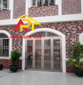 CỬA ĐI 4 CÁNH MÀU XÁM - KIỂU VÒM X03